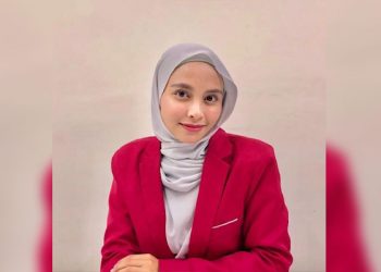 “Mira Filzah? Merepeklah!” – Izzah Segan Disamakan Dengan Bintang Popular