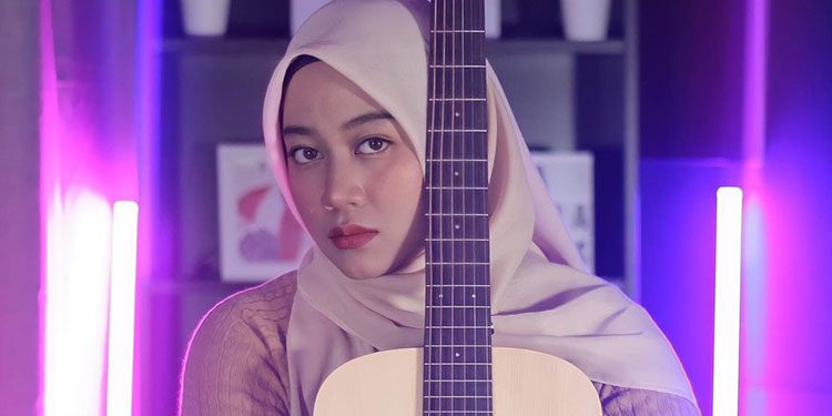 “Murung Punca Saya Berhijab” – Fieya Julia Serik Diganggu Si Mata Ke Ranjang