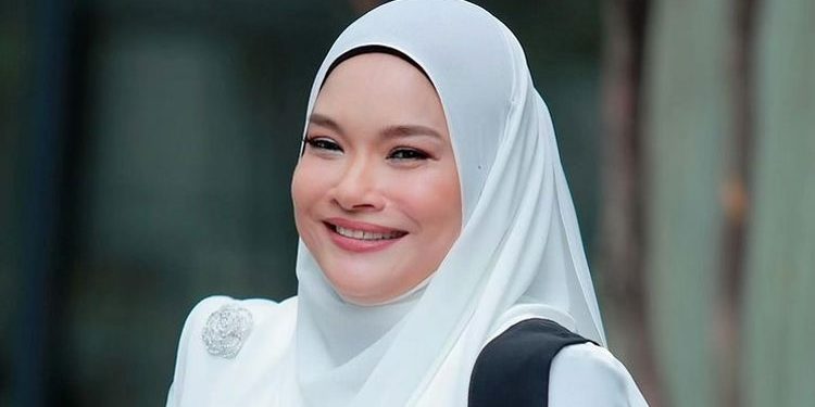 Sering Ziarah Kubur Arwah Suami, Nora Ariffin Dianggap Psiko