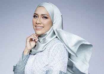 “Dah 8 Tahun Kami Kawan” – Siapa Duda Muda Senantiasa Di Sisi Zara Zya?