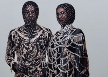 “Kanye, Kim K, Awas!” – Silau Mata Tengok Che Ta Dan Ezuwan Ismail Dilitupi Berlian