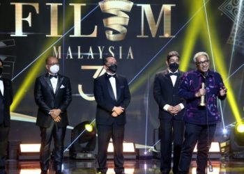 Rangkul Trofi Filem Terbaik FFM31, Naskhah Roh Bawa Pulang Lima Anugerah Lain