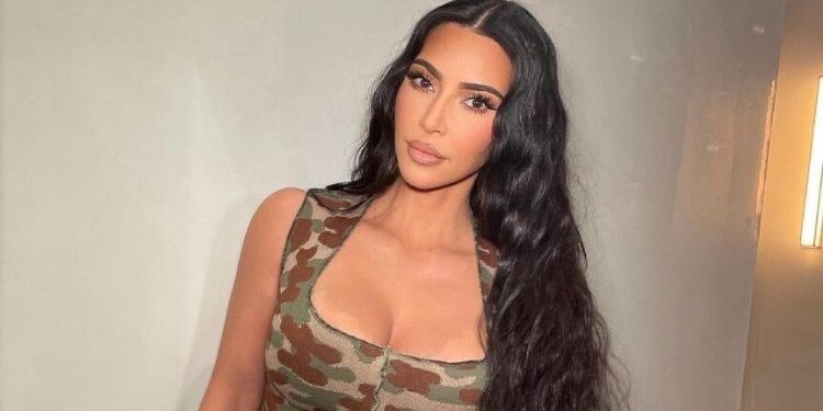 “Semua Ini Tidak Mudah” – Kim Kardashian Bangga Lulus Peperiksaan Jadi Peguam