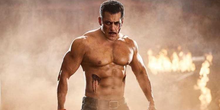 “Menjerit-Jerit Minta Tolong” – Sambut Hari Lahir Ke-56, Salman Khan Dipatuk Ular