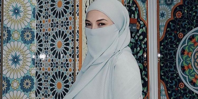 Geleng Kepala, Neelofa Enggan Ditemu Bual Usai Hukuman Lepas Tanpa Bebas Kekal